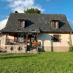 Kır Evi A La Ferme Au Puy Mary Mandailles-Saint-Julien